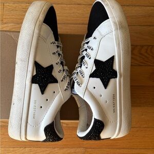 Vintage Havana Black and White Star Sneakers size 7 Preowned